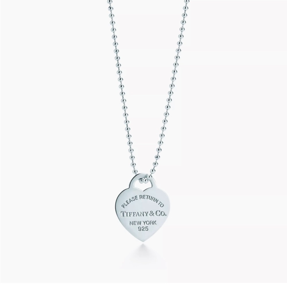 Tiffany & Co. Return to Tiffany®
Heart Tag Pendant
